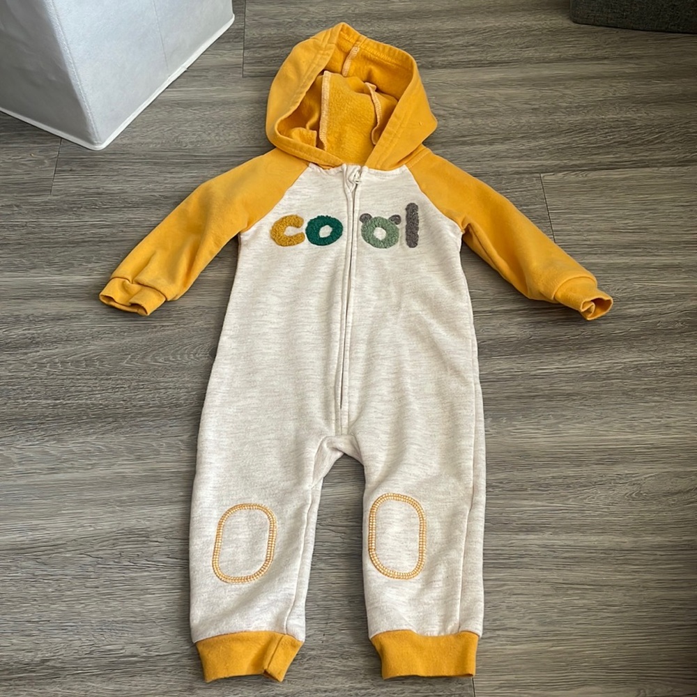 Hooded bodysuit for your little one